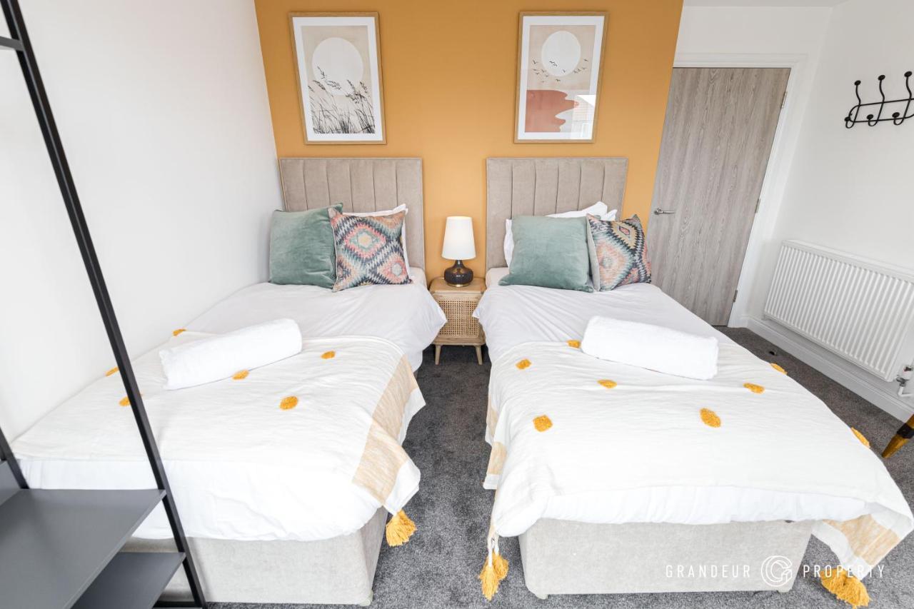 Bournecoast - Stylish Flat With Balcony - Sea Glimpses - 10 Min Walk To Beach - Parking - Wifi - Fm8406 Борнмут Екстер'єр фото